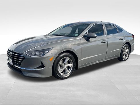 Used 2023 Hyundai Sonata SE FWD image 3