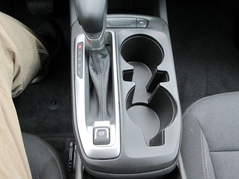 Certified 2025 Chevrolet Trax LS w/ LS Convenience Package FWD image 26