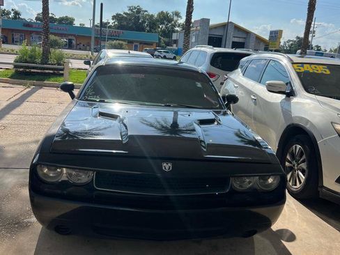 Used 2010 Dodge Challenger SE RWD image 2