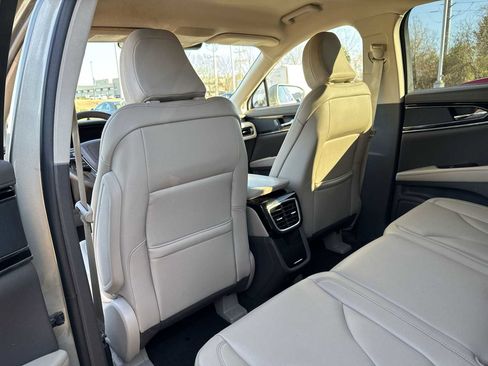 Used 2023 Lincoln Nautilus AWD w/ Premium Package image 16