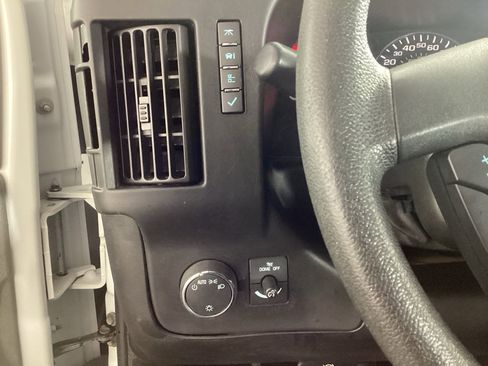 Used 2020 GMC Savana 2500 image 20
