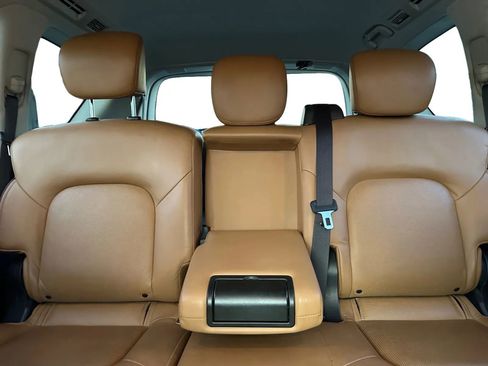 Used 2016 INFINITI QX80 4WD w/ Signature Edition Package image 17