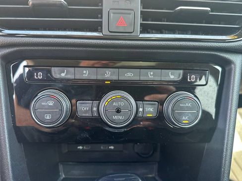 Used 2023 Volkswagen Taos SEL AWD/4WD image 24