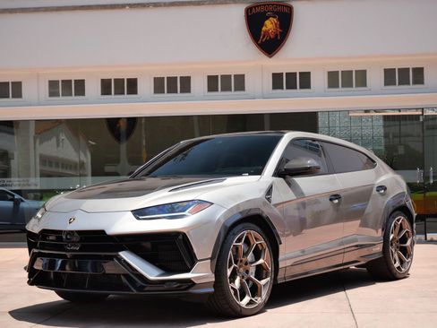 Used 2023 Lamborghini Urus Performante AWD/4WD image 10