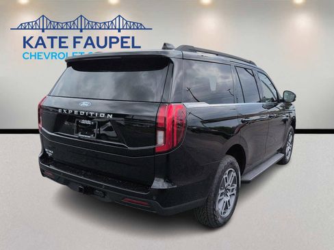 New 2026 Ford Expedition Active AWD/4WD image 7
