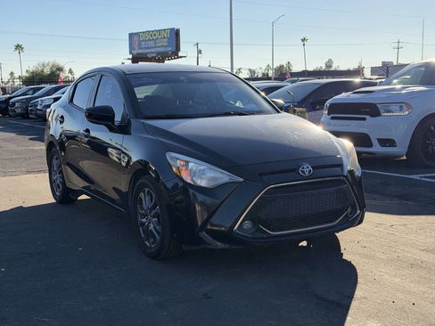 Used 2019 Toyota Yaris LE image 13