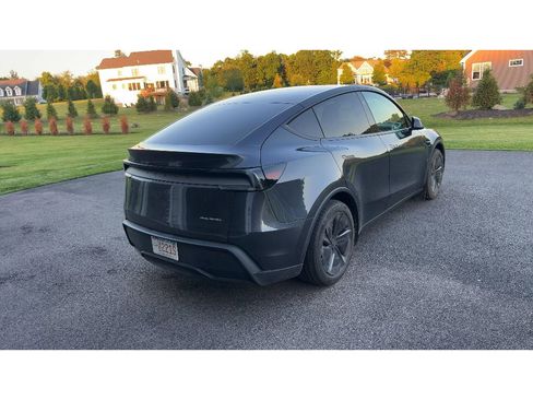 Used 2026 Tesla Model Y Long Range AWD/4WD image 3