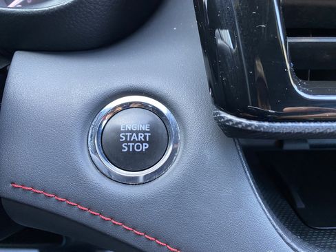 Used 2023 Toyota Highlander XSE image 28