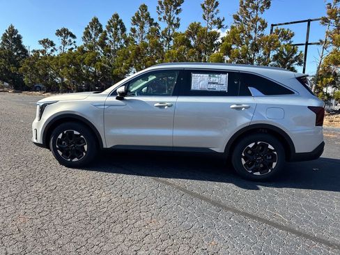 New 2026 Kia Sorento S image 6