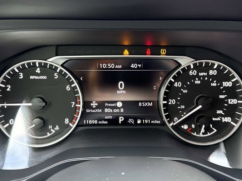 Used 2024 Nissan Pathfinder S image 11