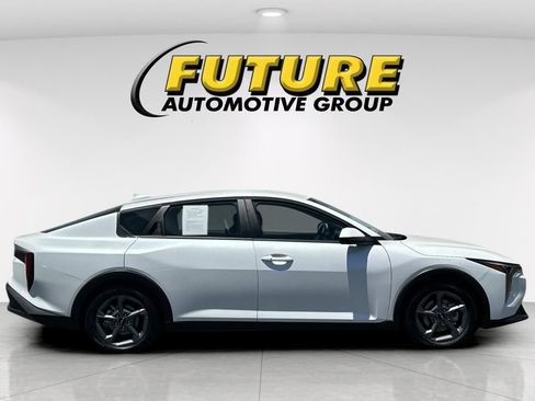 Used 2025 Kia K4 FWD image 3