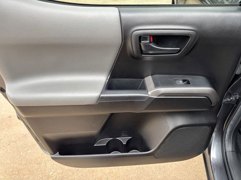 Used 2022 Toyota Tacoma SR5 w/ Technology Package RWD image 33