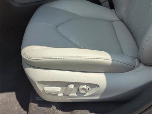 New 2026 Toyota Highlander Platinum AWD/4WD image 16