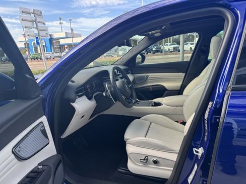 Certified 2023 Maserati Grecale Modena image 5