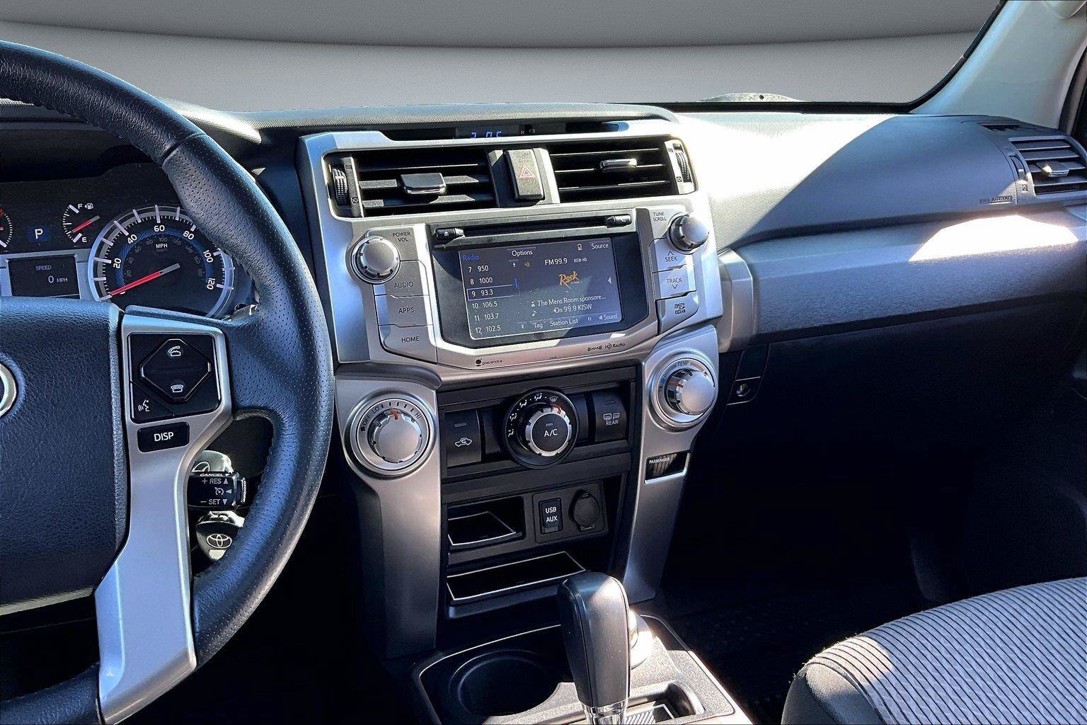 Used 2018 Toyota 4Runner SR5 AWD/4WD image 10