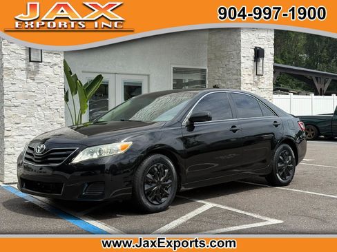 Used 2011 Toyota Camry LE FWD image 1