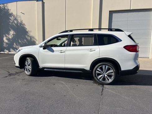 Used 2022 Subaru Ascent Limited w/ Technology Package image 4