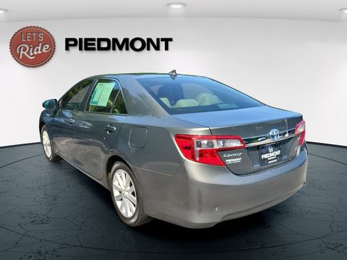 Used 2012 Toyota Camry XLE w/ Leather Pkg FWD image 7