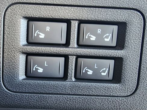 Used 2026 Nissan Armada SL w/ Captain's Chari Seat Package RWD image 14