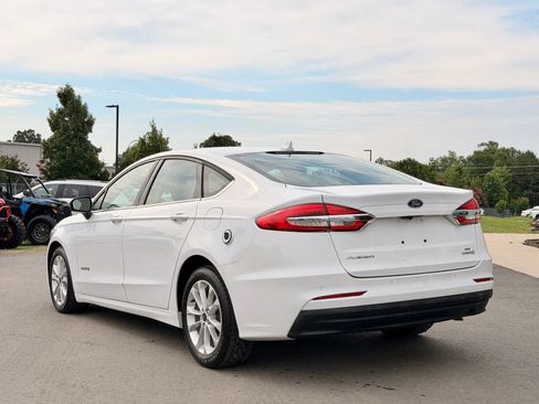 Used 2019 Ford Fusion SE FWD image 10