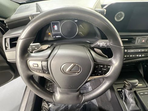 Used 2022 Lexus ES 350 w/ Premium Package image 11