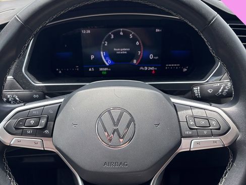 Used 2022 Volkswagen Tiguan SE FWD image 8