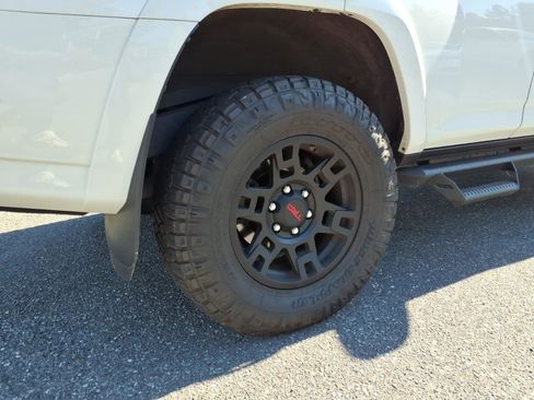 Used 2024 Toyota 4Runner TRD Off-Road Premium w/ Moonroof Package AWD/4WD image 11