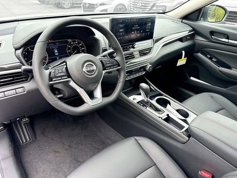 New 2025 Nissan Altima 2.5 SR w/ SR Premium Package image 7