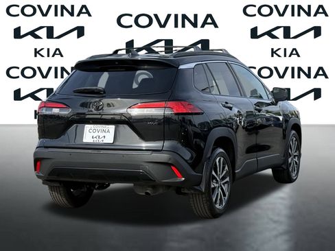 Used 2022 Toyota Corolla Cross XLE w/ Convenience Package image 8