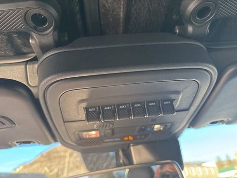 Used 2024 Ford Bronco Wildtrak AWD/4WD image 20