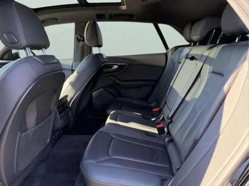 Used 2019 Audi Q8 Premium w/ Convenience Package image 22