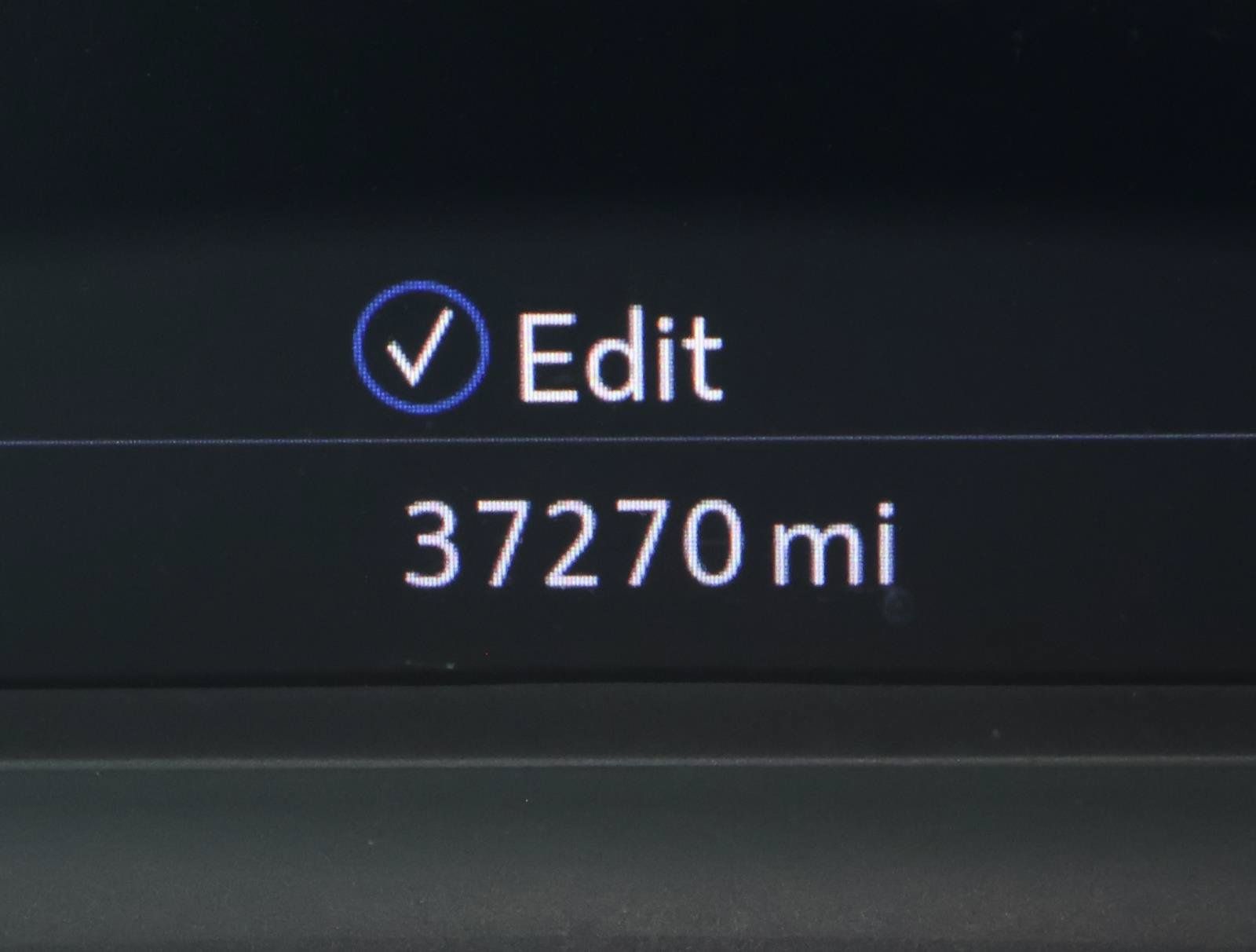 Used 2024 Cadillac XT5 Luxury w/ LPO, Floor Liner Package FWD image 29