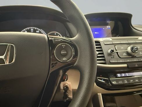 Used 2017 Honda Accord LX image 18