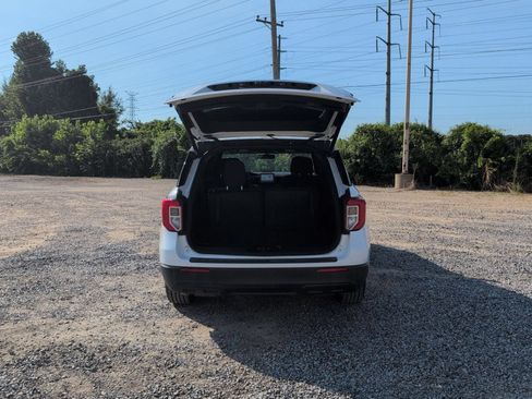 Used 2020 Ford Explorer XLT RWD image 4