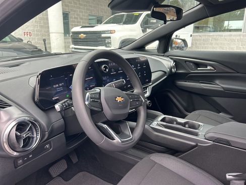 New 2026 Chevrolet Equinox EV LT image 12