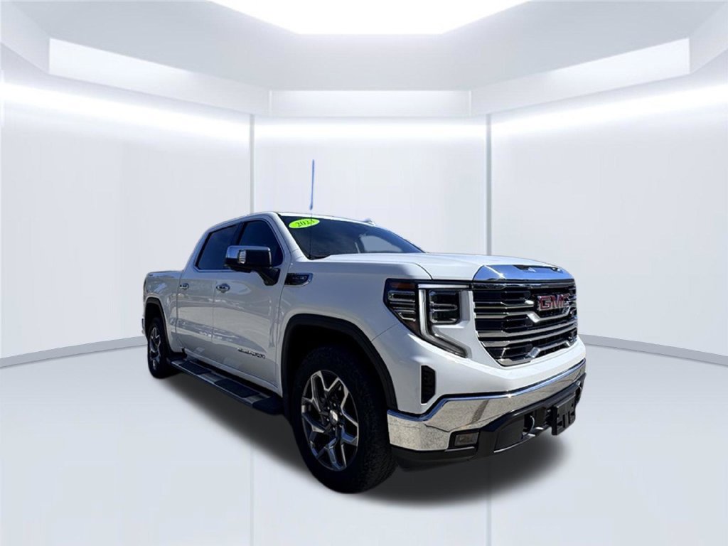 Used 2023 GMC Sierra 1500 SLT w/ SLT Premium Package AWD/4WD image 3
