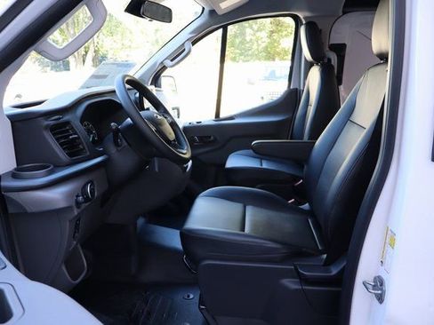 New 2025 Ford Transit 250 Low Roof RWD image 18
