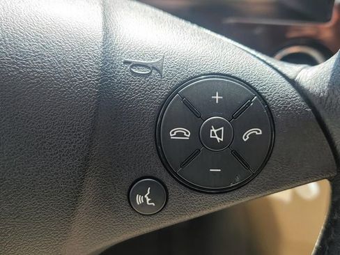 Used 2010 Mercedes-Benz GLK 350 GLK 350 image 17