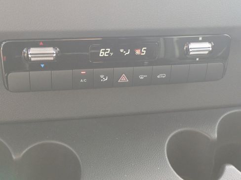 Used 2023 Mercedes-Benz Sprinter 3500 image 23