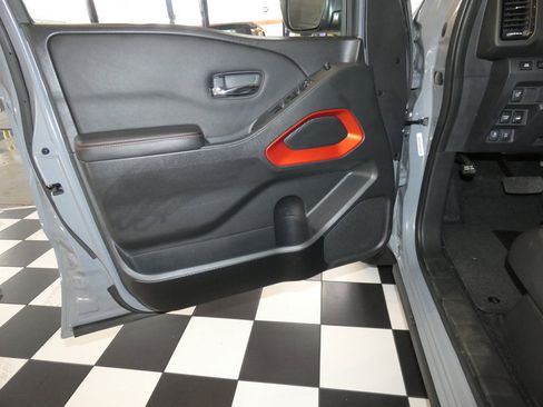 Used 2023 Nissan Frontier PRO-4X w/ Pro Convenience Package image 21