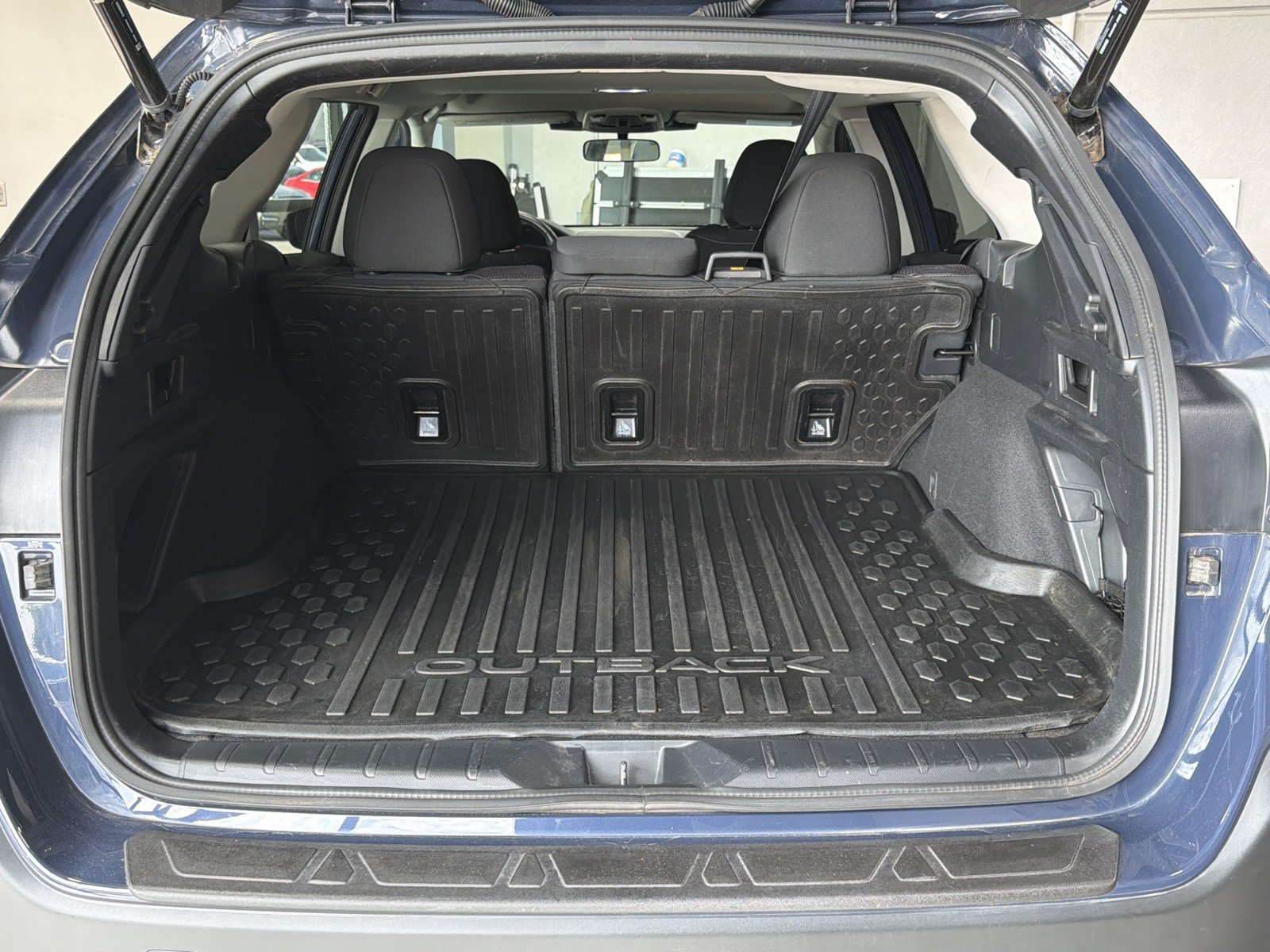 Certified 2025 Subaru Outback Premium AWD/4WD image 12