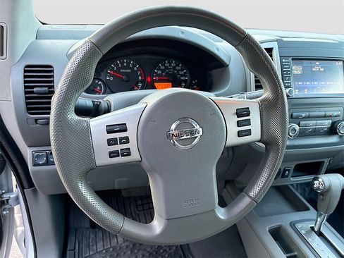 Used 2019 Nissan Frontier SV image 11