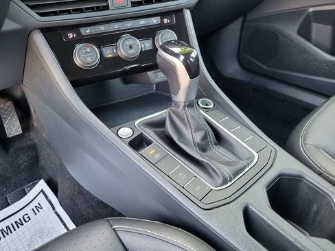 Used 2024 Volkswagen Jetta SE image 20