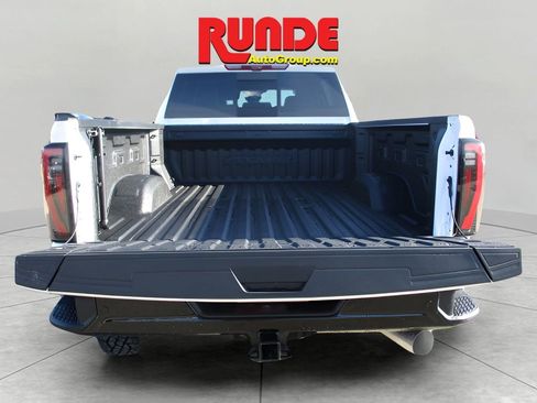 Used 2024 GMC Sierra 2500 AT4X AWD/4WD image 10