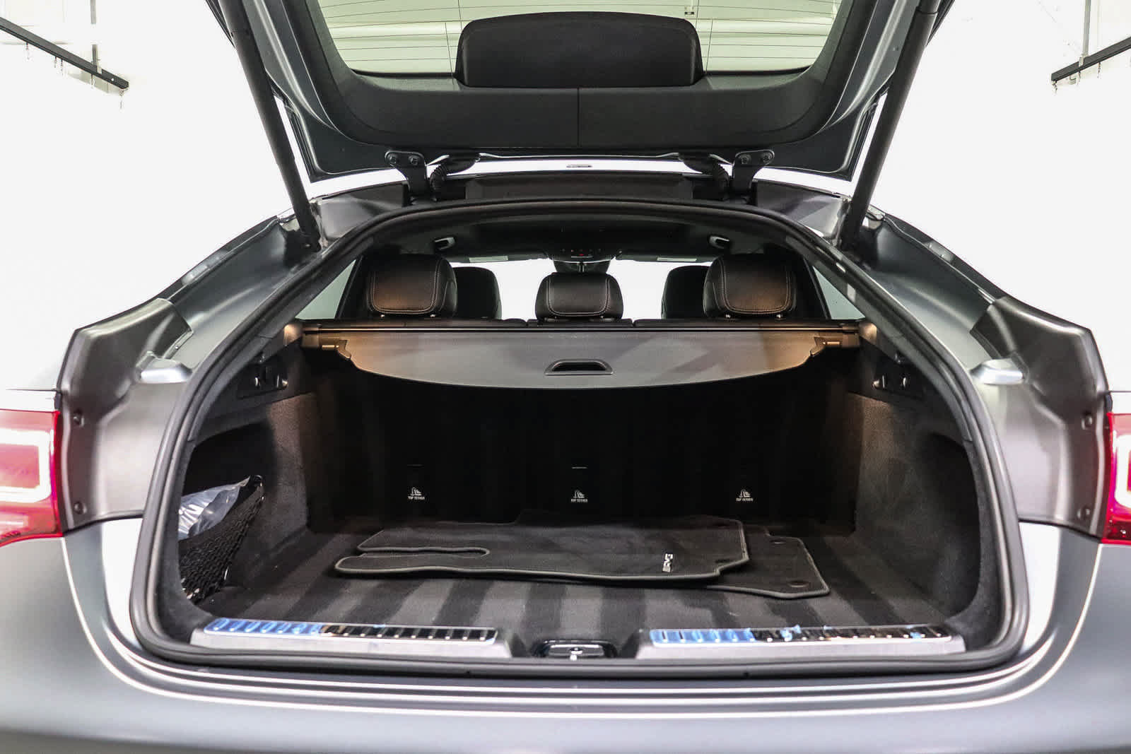 Used 2022 Mercedes-Benz GLC 300 4MATIC Coupe image 30