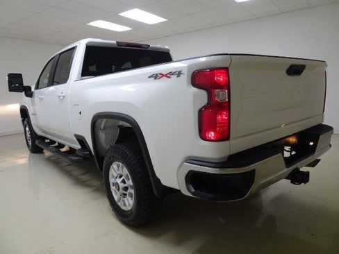 Used 2020 Chevrolet Silverado 2500 LT AWD/4WD image 4