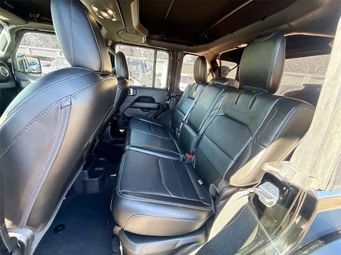 Used 2022 Jeep Wrangler Unlimited Sahara image 27