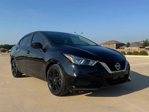 Used 2022 Nissan Versa SV FWD image 3