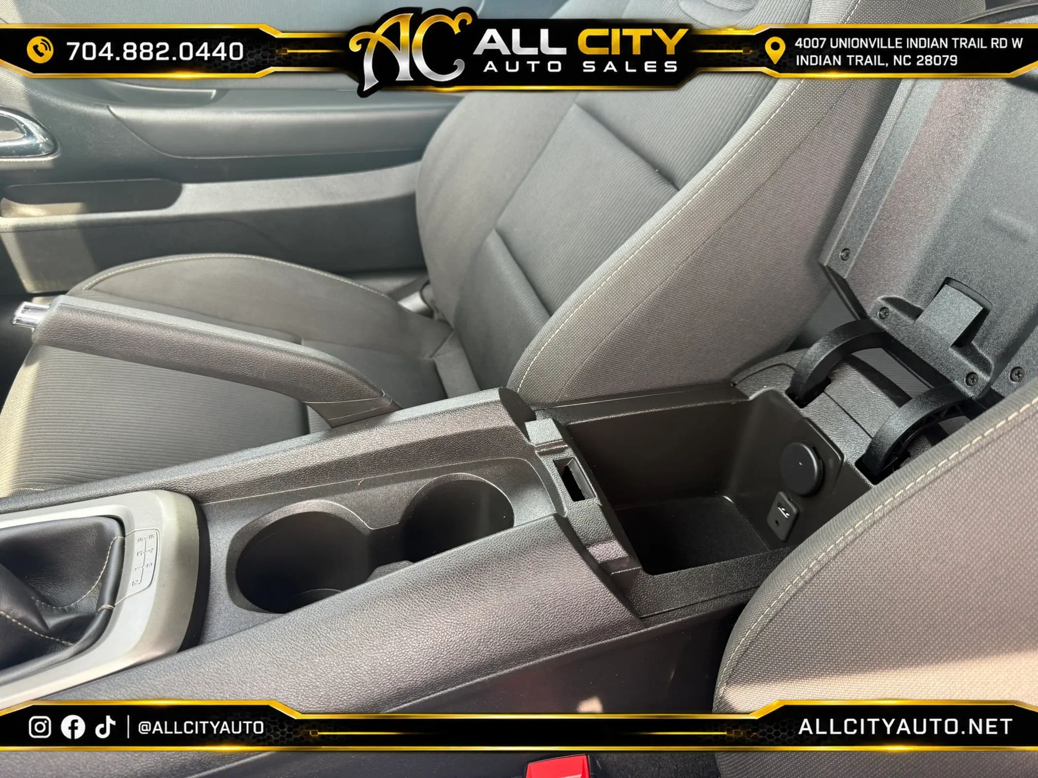 Used 2013 Chevrolet Camaro LT RWD image 25