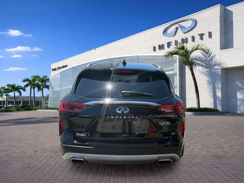 Used 2019 INFINITI QX50 Luxe w/ Navigation Package FWD image 6